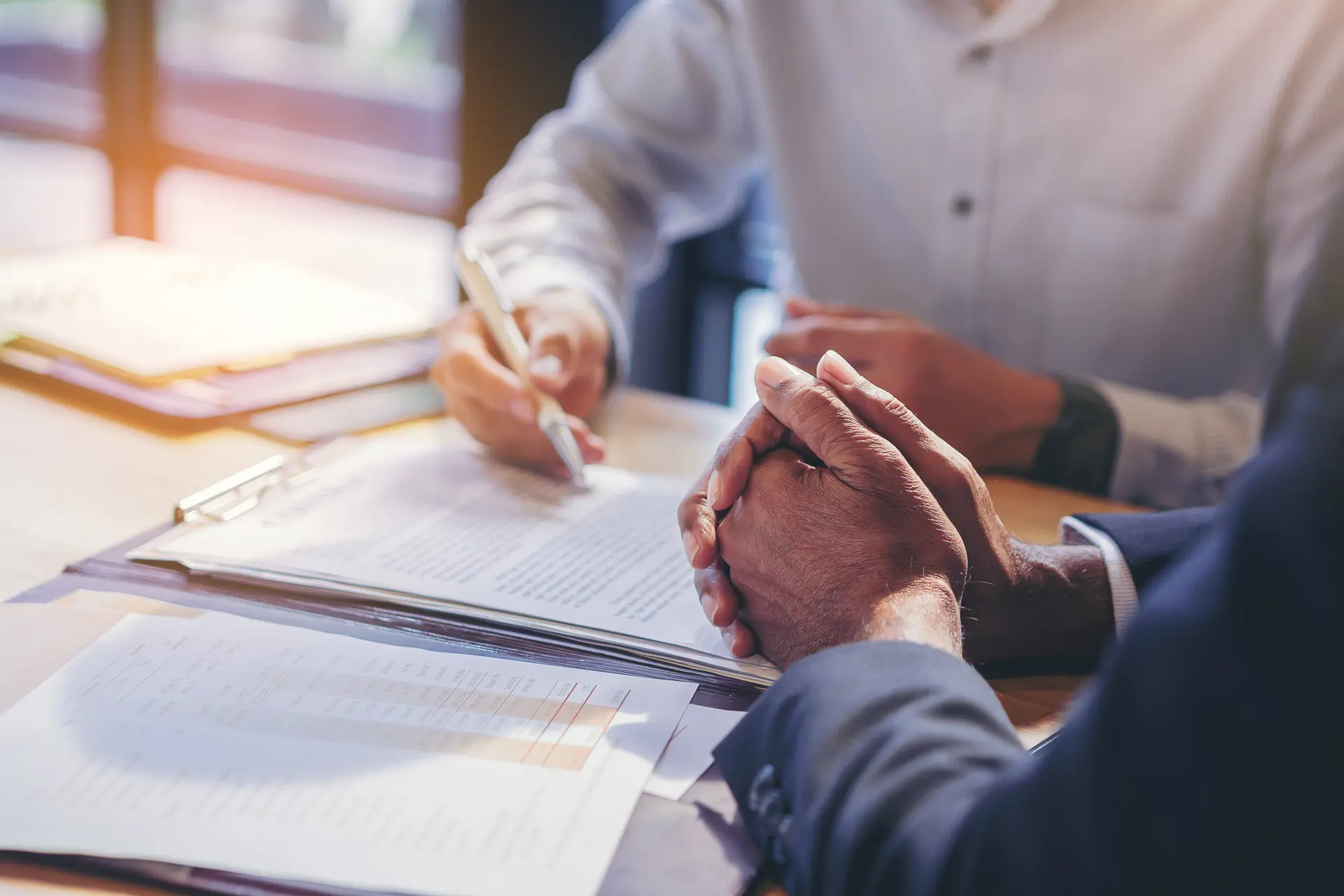 Advisng one of the leading Dutch banks in the settlement of a substantial portfolio of lease files